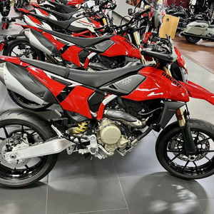 ¡Grandes Ofertas! Motocicleta Deportiva Monomarcilla Hypermotard 698 2025 en Stock - Product Image 1