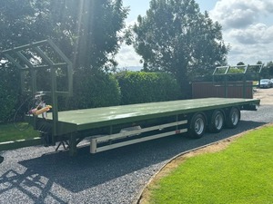 32-Bale Cargo <b>Utility</b> <b>Trailer</b> with 323 Floor Length Removable Rear <b>Rack</b> 3 Axle on Air Suspension - Product Image 4