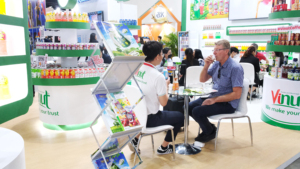 ขวดน้ำมะพร้าวเข้มข้น2000มล. ปราศจากน้ำตาลมีคุณภาพระดับพรีเมียมจากเวียดนาม - Product Image 2