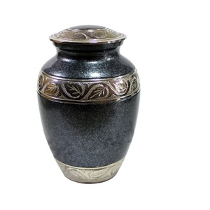 Urne de crémation de vente chaude couleur noire finie de haute qualité pour les cendres humaines urnes de crémation imprimées classiques - Product Image 1