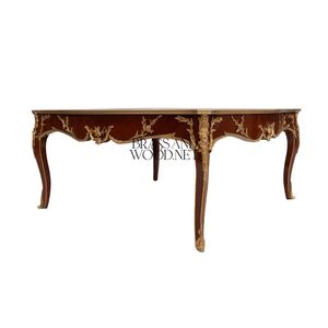 โต๊ะกาแฟทรงสี่เหลี่ยมหรูหรา พร้อมลายไม้สลักประณีตและตกแต่งด้วยทองเหลือง เพื่อการตกแต่งห้องนั่งเล่นที่คลาสสิกและสง่างาม - Product Image 3