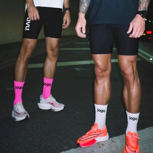 جوارب جري عالية الجودة ماركة مخصصة احترافية بفتحات تهوية فائقة جوارب مخصصة لركوب الدراجات نادي النساء والرجال - Product Image 3