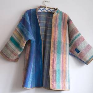 Veste Kantha indienne faite à la main en gros pour femmes vêtements d'hiver manteau ethnique réversible - Product Image 3