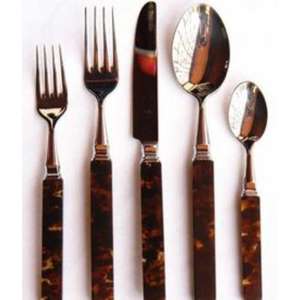 Ensemble de couverts à manche en résine design avec poignée élégante et construction supérieure en acier inoxydable pour une expérience culinaire haut de gamme - Product Image 4