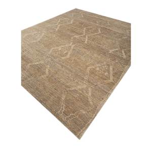 พรมขนสัตว์ถักมือสีเบจและสีน้ำตาลลายเรขาคณิต พรมปูพื้นปอกระเจาสำหรับตกแต่งห้องนั่งเล่น รุ่น Reb-1499 ขนาดใหญ่ - Product Image 2