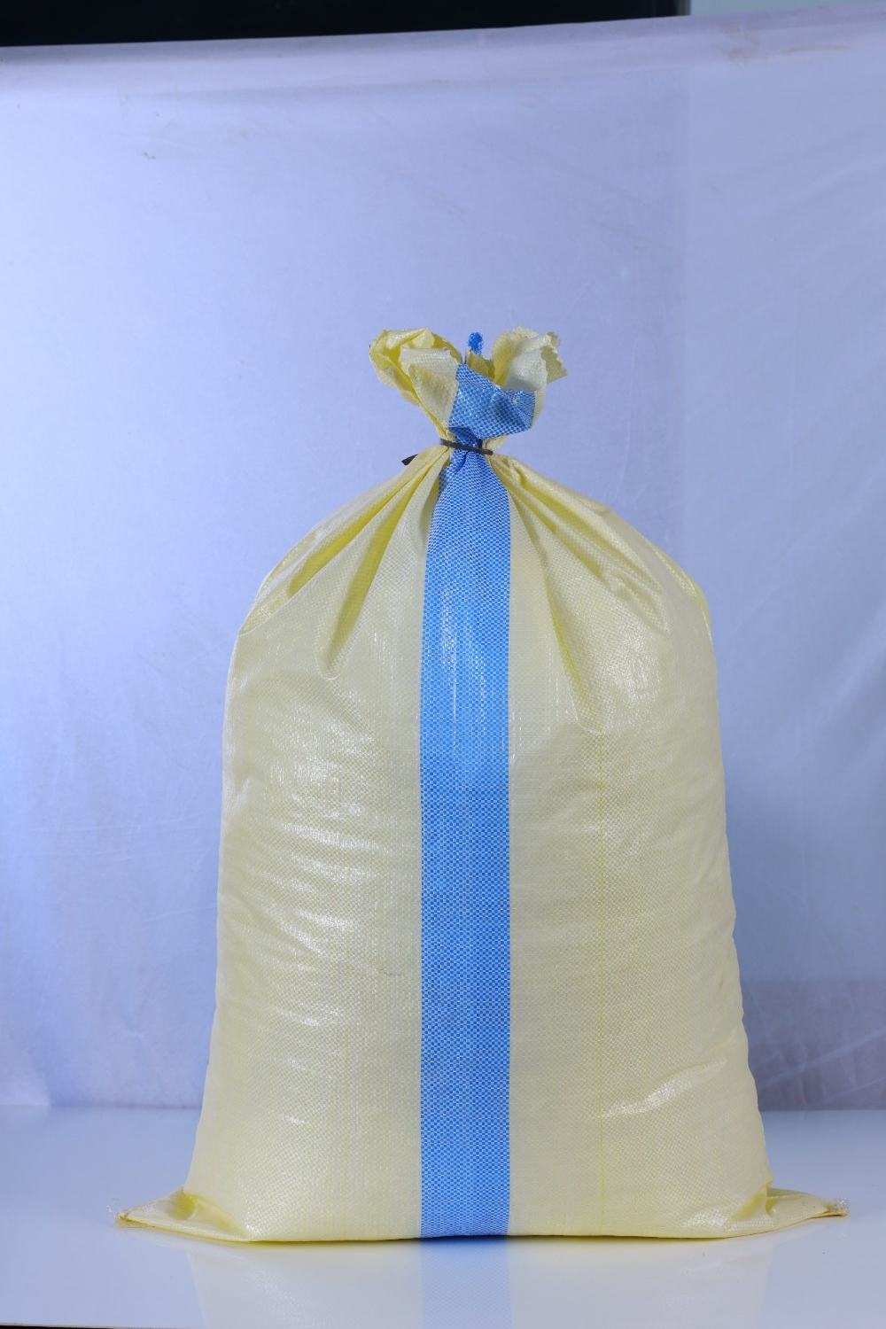 สีเหลือง