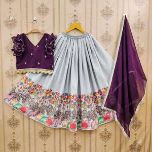 Estilo moderno Hermoso atractivo Traje de moda elegante Twell Silk Lehenga Choli & Dupatta con trabajo impreso pesado Exportador indio - Product Image 3