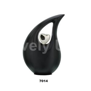 Urna pequeña de gota de lágrima mate negra para cenizas humanas con corazón de plata (6 pulgadas) Urna decorativa mediana única Urna de recuerdo de cremación - Product Image 1