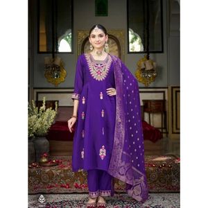 Premium Viscose Mal Chanderi Kurti Ensemble Bas Dupatta Avec Un Design Élégant Doux Respirant Ethnique Tissu Partie Réversible - Product Image 4