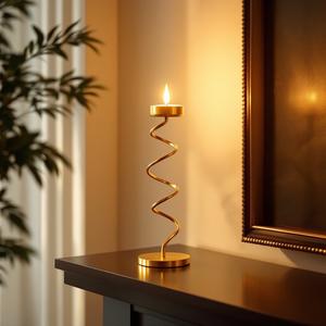 Elegante portavelas en espiral dorado Soporte decorativo elegante único para decoración del hogar y ocasiones navideñas - Product Image 6