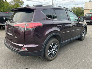 Usado 2018 T * oyota RAV4 LE - Product Image 3