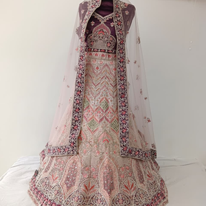 Exquisito Lehenga Choli Nupcial |   Lehenga de Novia Bordada de Diseñador | Traje de Novia Tradicional Indio | Colección de Bodas Única - Product Image 1