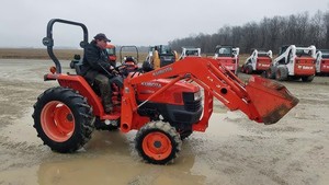 4WD Diesel Kubota Agricultural Tractor 2800 for Soil Preparation Field <b>Cultivation</b> - Product Image 4