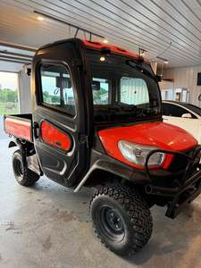 Vehículo de Transporte Agrícola RTV X1100C 4WD con Motor Diésel, Color Rojo, Alto Nivel de Seguridad, Fácil de Operar, Multifuncional - Product Image 2