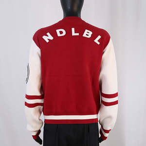 Veste universitaire de haute qualité fabriquée par le fabricant, avec des patchs brodés en chenille, veste d'hiver en laine, boutons-pression, veste universitaire tendance - Product Image 3