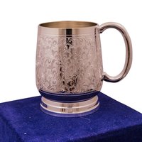 Regalo de negocios y promocional Juego de platillos de 4 tazas de té chapados en oro y plata de latón con bandeja Estilo líder disponible al mejor precio