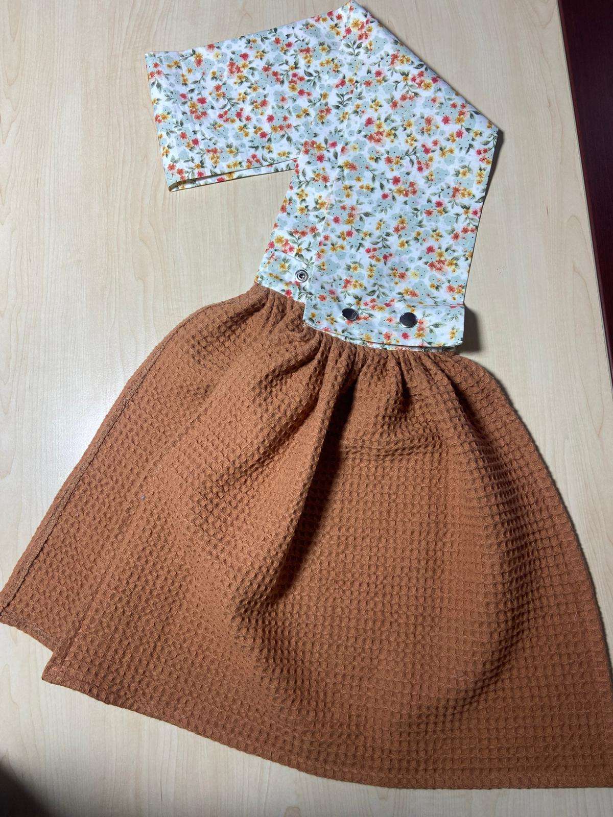 สีน้ำตาล