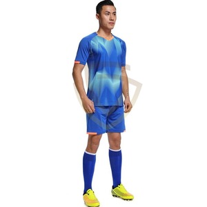 Uniformes de Fútbol Personalizados con Logotipo, 100% Poliéster, Secado Rápido, Transpirables, Cuello en V, para Hombre, Último Diseño, Equipaciones de Fútbol - Product Image 4
