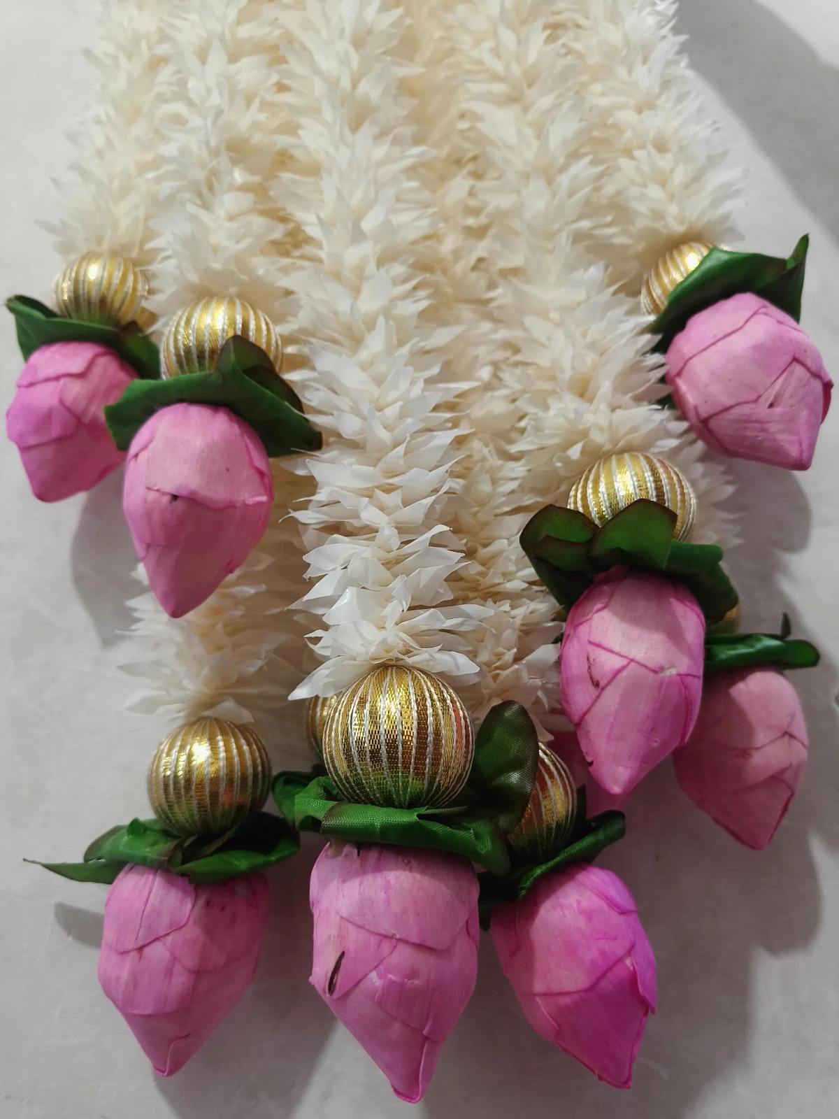 ออฟไวท์