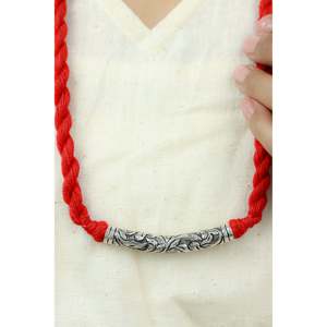Collar de Plata 925 con Tubo Chitai Tribal Noor, Plata 925 con Dori Rojo, Joyería Cultural Coleccionable - Product Image 1