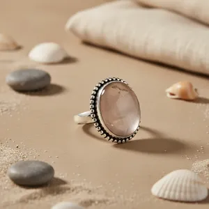 Bague de cocktail ovale élégante en argent 925 Art Palace Vintage avec pierre de quartz sertie clos et finition irisée pour femme, idéale au quotidien - Product Image 3