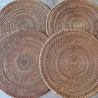 Napperons en rotin tissé à la main, tapis de table ronds naturels et écologiques pour accessoires de salle à manger en gros