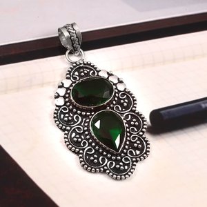 จี้ทัวร์มาลีนสีเขียว925ทำด้วยมือสร้อยคอเงินแท้เครื่องประดับอัญมณีธรรมชาติของขวัญคริสต์มาสสำหรับผู้หญิงเธอ - Product Image 1