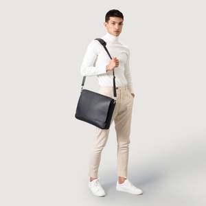 Bolso Mensajero de Cuero PU Carismatico para Hombre, Estilo Vintage a la Moda, con Botones y Cadenas Decorativas, Color Negro, para Primavera/Verano - Product Image 2