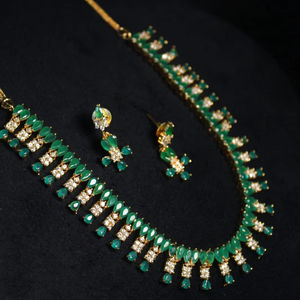 Style vert clair avec collier en laiton avec argent AD CZ et perle pour les mariages des mariées Fournisseur de produits en vrac - Product Image 1