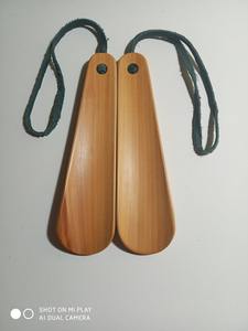 Chausse-pied en bois de style vintage sculpté à la main Design rétro pour les collectionneurs de chaussures - Product Image 4