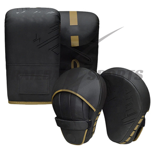 Guantes de Boxeo MMA en Oferta, Cuero Vacuno Genuino UFC, Cierre Ajustable, Transpirables, Ligeros, Disponibles en Todos los Tamaños, Personalizables, Color Dorado - Product Image 2