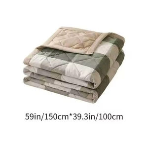 Couverture en polaire tricotée solide de haute qualité anti-boulochage pour garder les patients au chaud et confortables dans les hôpitaux - Product Image 5