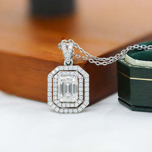 Collier en argent sterling 925 avec moissanite taille émeraude 5*7 mm 1 CT, double halo, pendentif tendance, chaîne à maillons, très populaire - Product Image 4