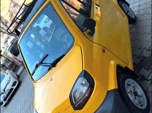 Venta Especial: Bajaj-Qute Amarillo, Vehículo Hatchback de 4 Asientos, Disponible con Neumáticos R15 y Transmisión Automática - Product Image 2