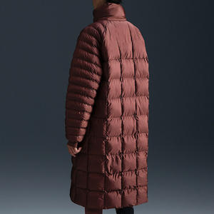 Chaqueta de Invierno Acolchada al por Mayor |   Chaqueta Acolchada con Capucha y Logotipo Personalizado |   Ropa de Abrigo Unisex con Aislamiento Térmico - Product Image 5