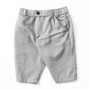 HT07 Pantalones cortos informales para hombre hechos de tela transpirable duoi con diseño de cintura con botones que brindan comodidad y facilidad para el uso diario de verano - Product Image 6