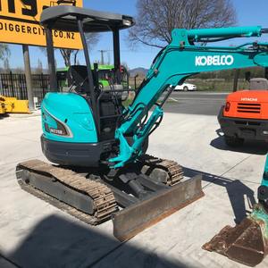 Mini-excavatrice d'occasion Kobelco SK55 de 5 tonnes à vendre |   Excavatrice sur chenilles hydraulique de haute qualité, prix d'usine - Product Image 1