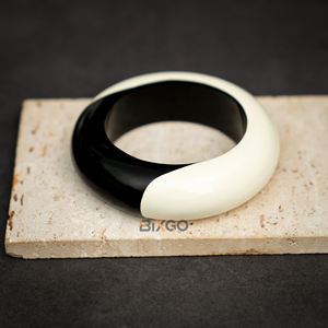 Pulseras de joyería de madera Natural artesanal de Vietnam para mujer joyería laca brazalete blanco y negro - Product Image 3