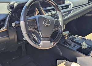 ราคาสุดคุ้ม ปี 2019 ES 350 AWD รับรองคุณภาพ สะอาด พร้อมส่งมอบฟรี - Product Image 2