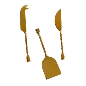 Ensemble de 3 couteaux à fromage en métal faits à la main avec manche torsadé plaqué or, trancheur à beurre, pour mariage - Product Image 1
