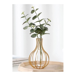 Jarrón de metal contemporáneo hecho a mano para decoración de sala de estar con patrón artístico y acabado pulido brillante - Product Image 2