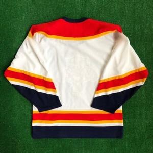 Maillot de sport classique avec logo de panthère, design rayé vintage, blanc avec des accents rouge/jaune/bleu marine, impressions 3D HD, fabriqué en polyester durable - Product Image 2