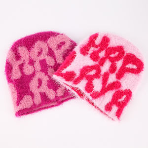 Vente en gros de bonnets en acrylique unisexes, accessoires tricotés confortables et personnalisés avec logo personnalisé pour l'hiver et l'automne, conçus pour femmes - Product Image 2