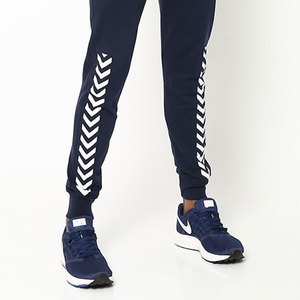 Combinación de chándal clásico para hombre con cremallera frontal completa y pantalones con dobladillo abierto, perfecto para correr en el gimnasio o viajar - Product Image 4