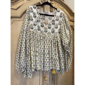 Top Estilo Bohemio Chic Gypsy - Bordado Floral de Margaritas en Seda y Chifón, Talla XL, Talla Única, Sin Cuello, con Decoración de Encaje - Product Image 1