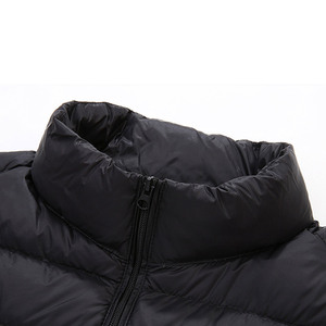 Chaqueta de invierno de nailon acolchada y poliéster para hombre, la chaqueta acolchada de venta en línea teñida lisa - Product Image 2