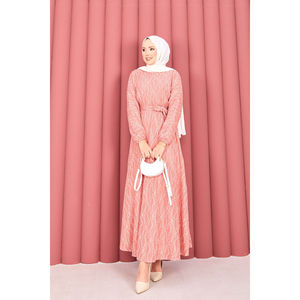 Robe Hijab Rose Poudré en Dentelle Texturée avec Ceinture Amovible, Motif Simple, Modeste et Basique pour Usage Quotidien Islamique, Coupe Droite pour l'Été - Product Image 4