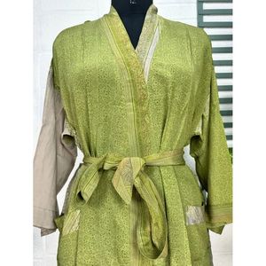 Kimono vintage en crêpe de soie, léger et luxueux, robe de chambre douce et confortable, cadeau idéal pour femme, pour les soirées, tissé pour le printemps - Product Image 2