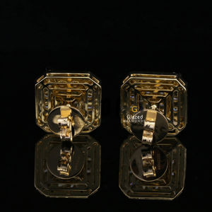 Pendientes de tuerca de moda helados en plata de ley 925 y diamantes cultivados en laboratorio de corte brillante redondo en claridad VVS - Product Image 6