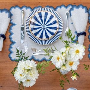 Manteles individuales de lino bordados a mano que muestran la artesanía artesanal adecuada para interiores tradicionales y modernos - Product Image 4